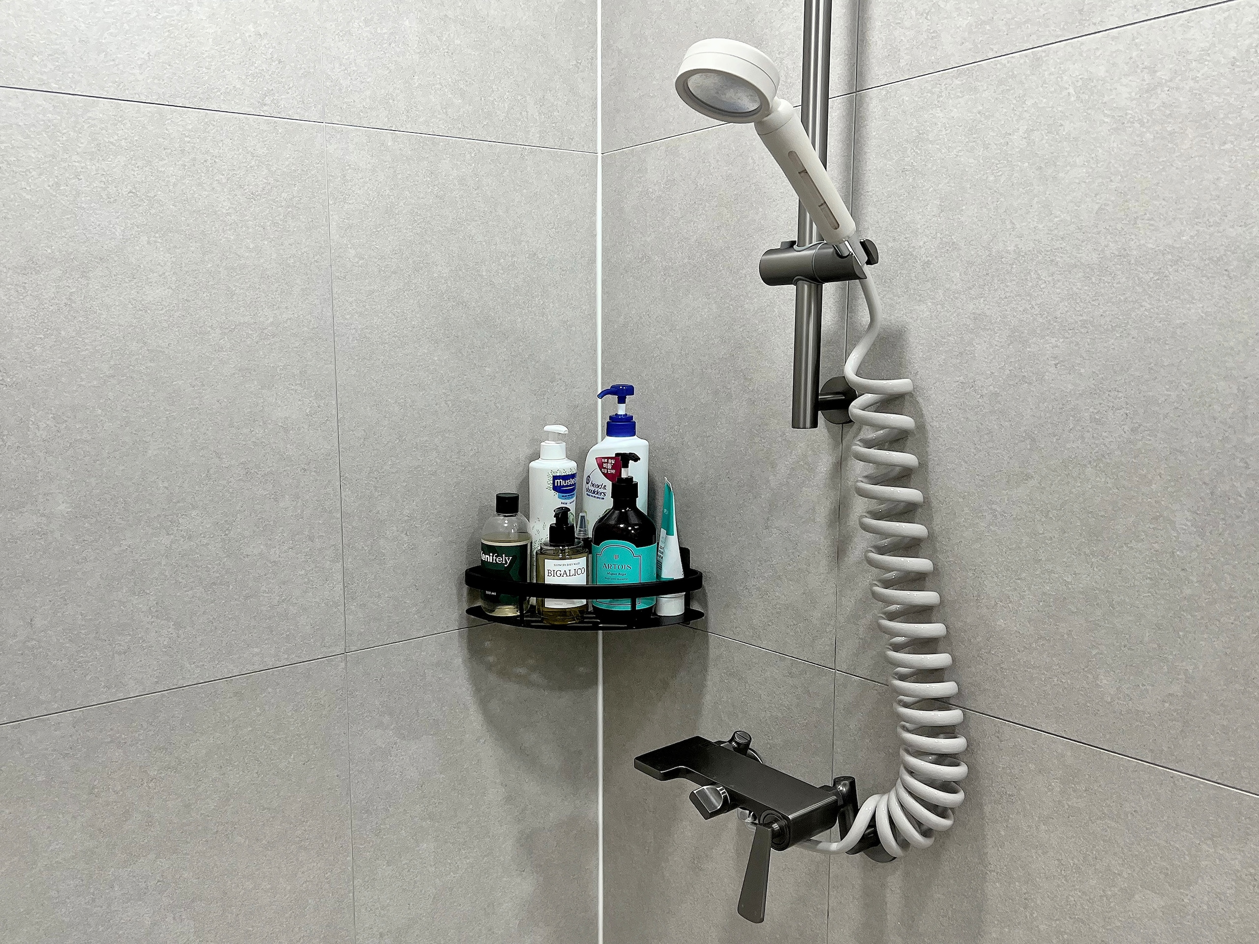 Screw-Lock No-Drill Bathroom Shelf user photo