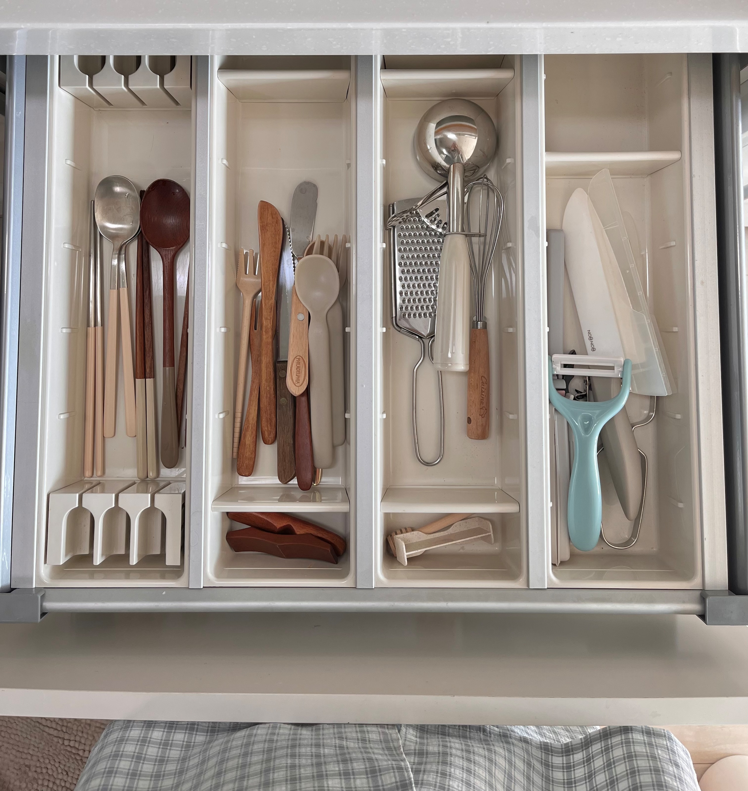 Seoul Minimalist Matte Spoon & Chopstick Set for 4 (8-Piece) user photo