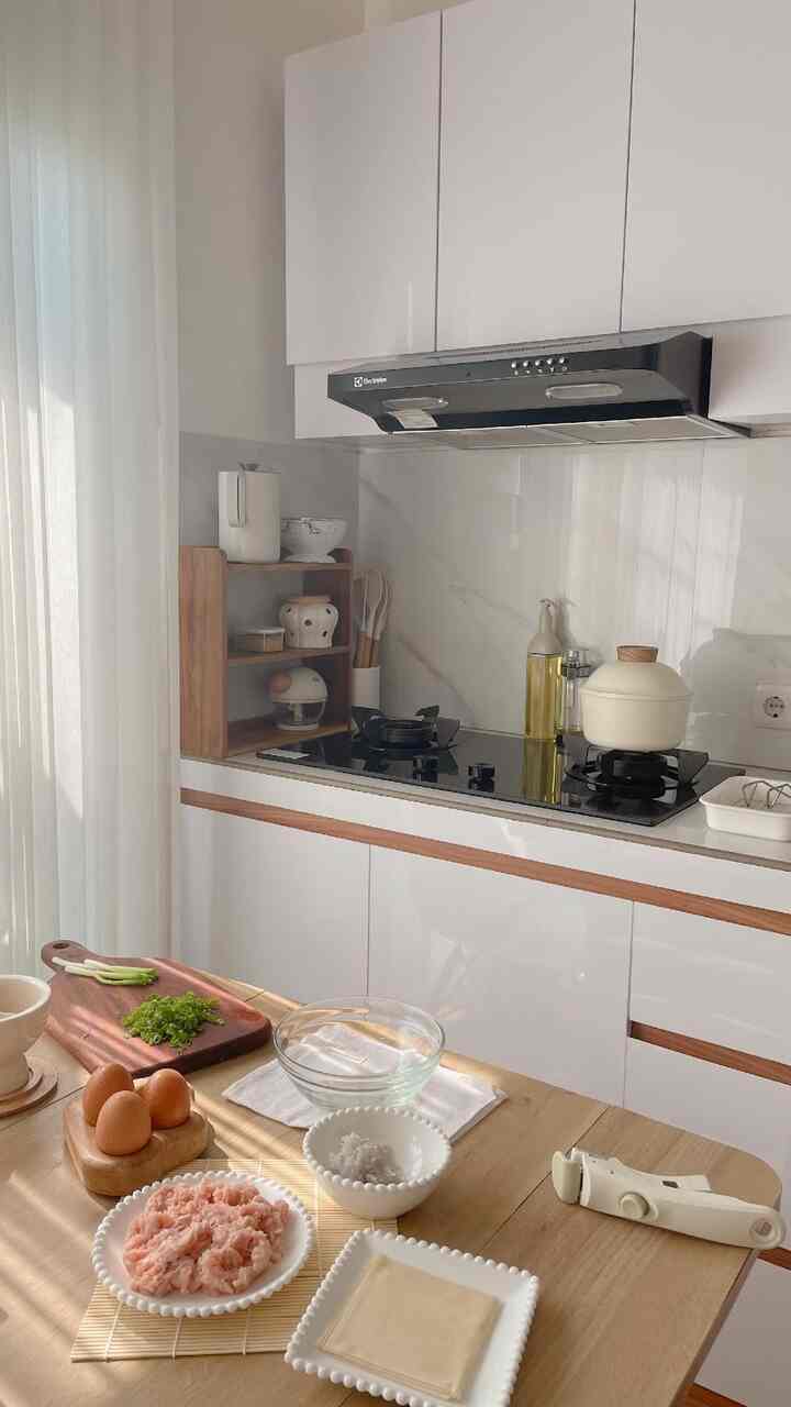 Lawu, Senja, dan Rumah Kami