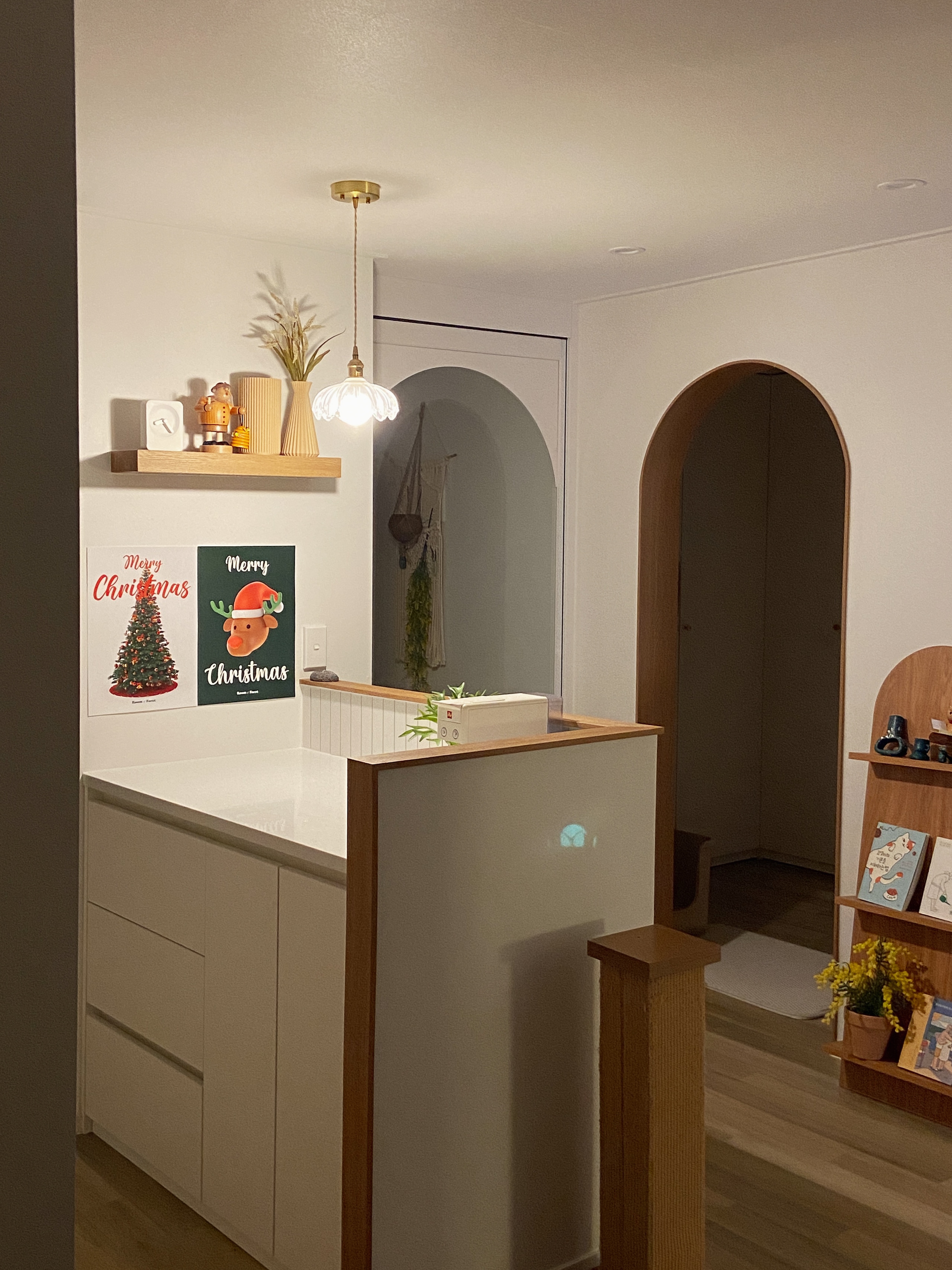 Round 3-Tier Magazine Rack user photo