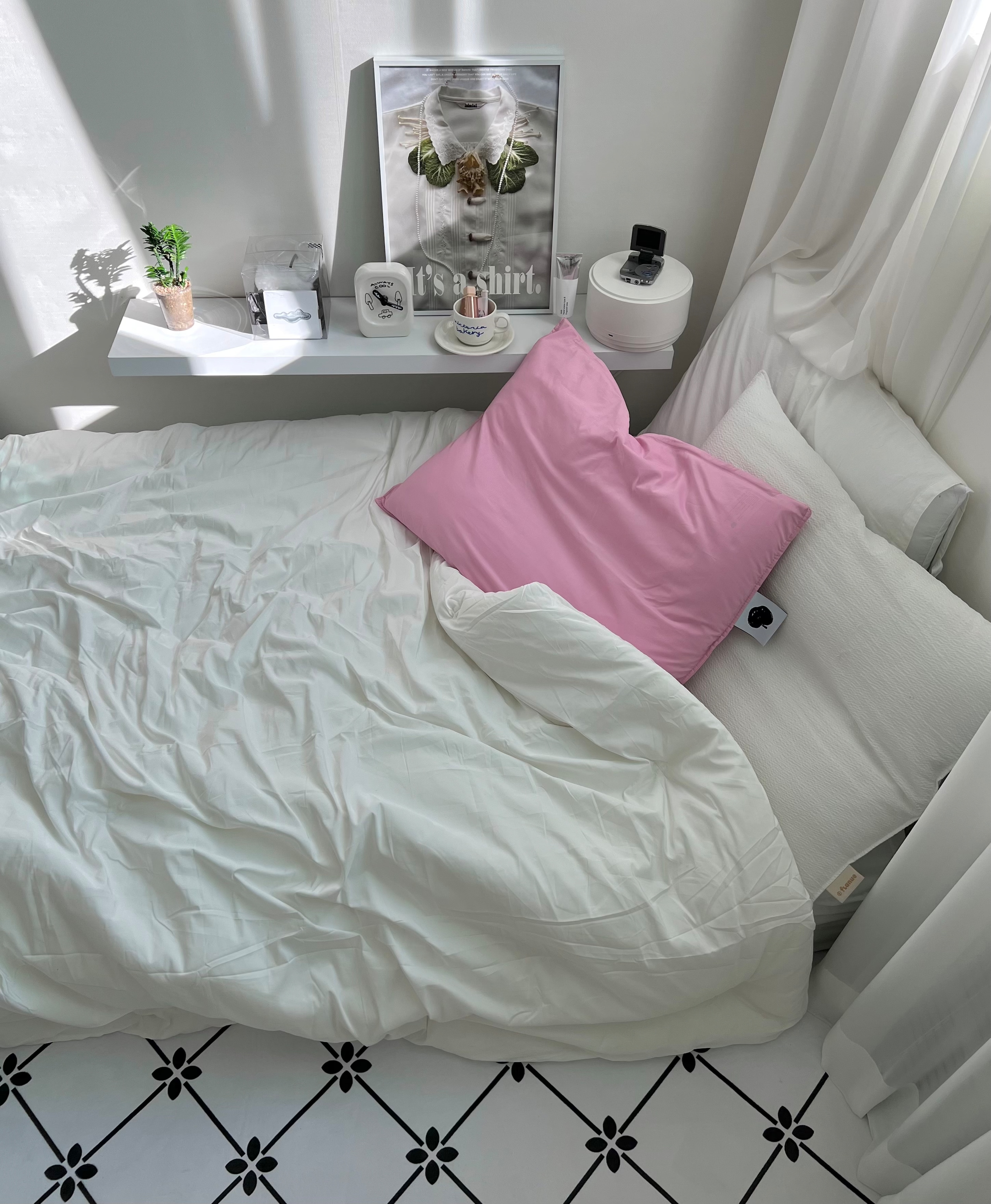Soft Apple Blend Comforter & Pillow Set user photo