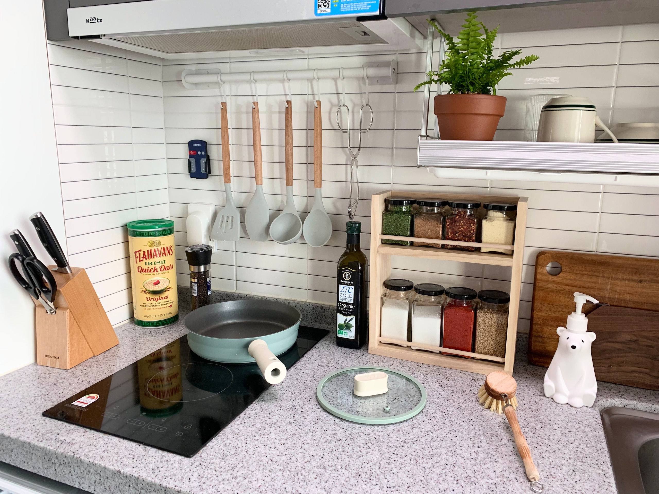 5-Piece Wood & Silicone Kitchen Utensil Set user photo
