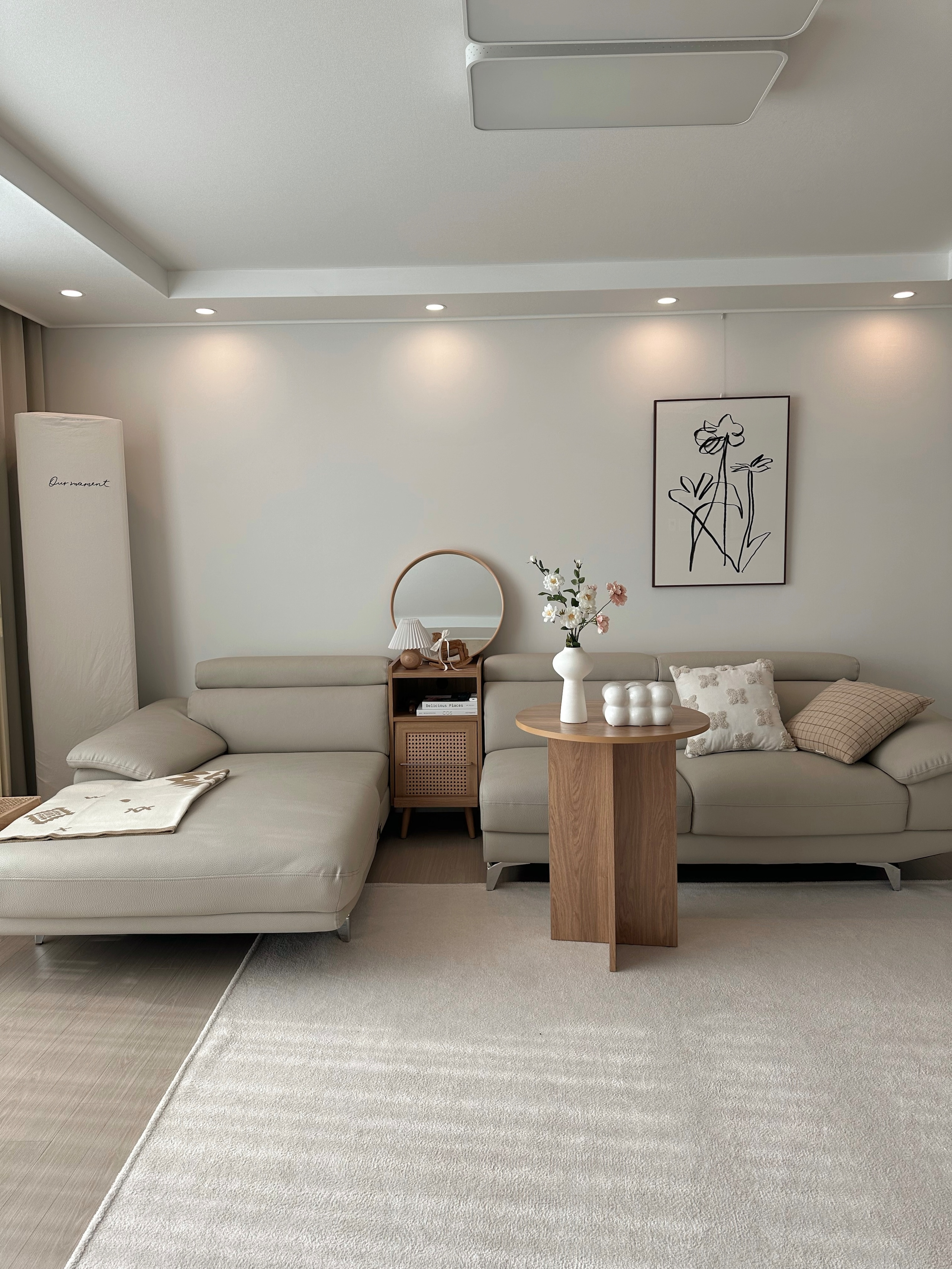 Small Round Dining Table user photo