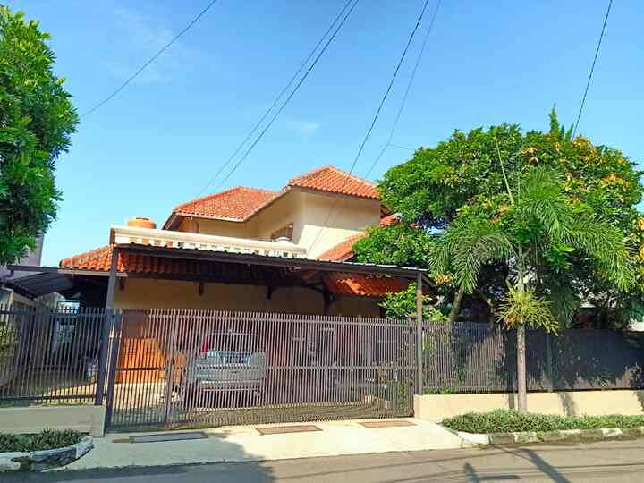 Nyaman di Rumah ala 90-an yang Terlihat Klasik 🏠