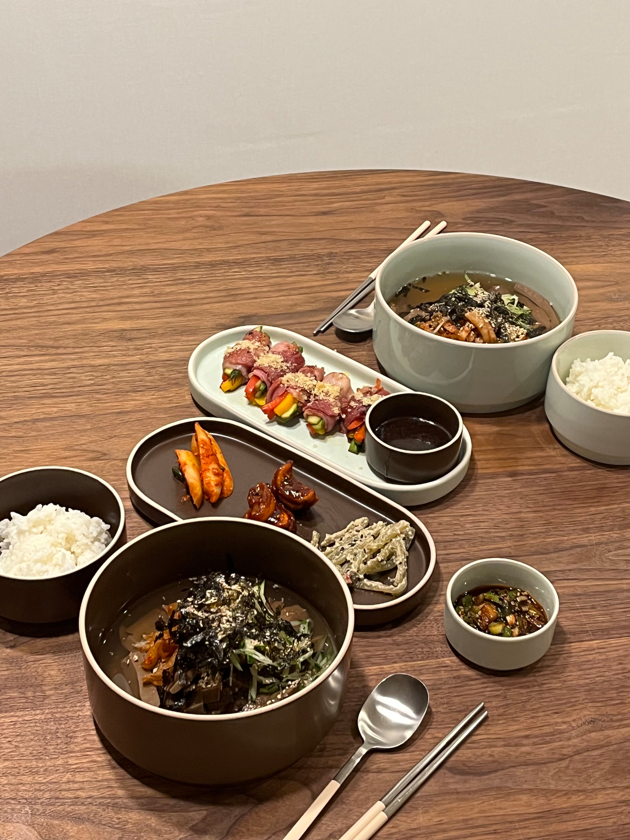 Olhum Korean Dinnerware Set for 2 (13-Piece) user photo