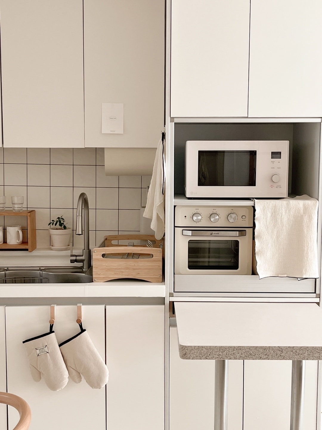 Black Line Kitchen Cloth user photo