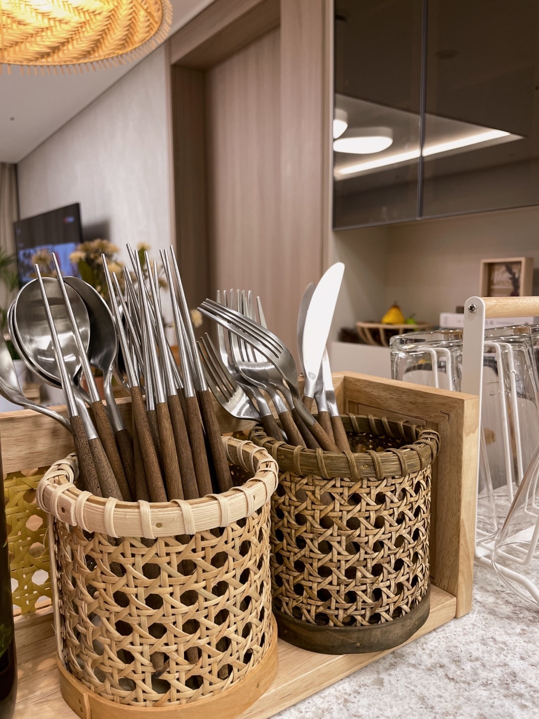 Maple Wood Handle Stainless Steel Cutlery Set (10-Piece) user photo