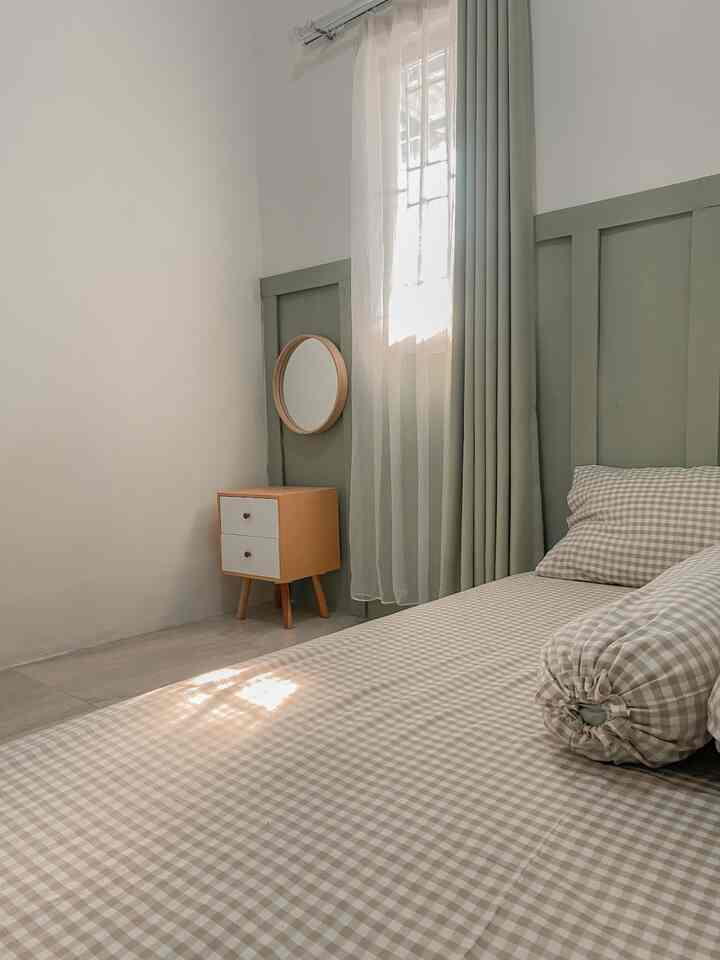 Rumah Bernuansa Kehijauan 