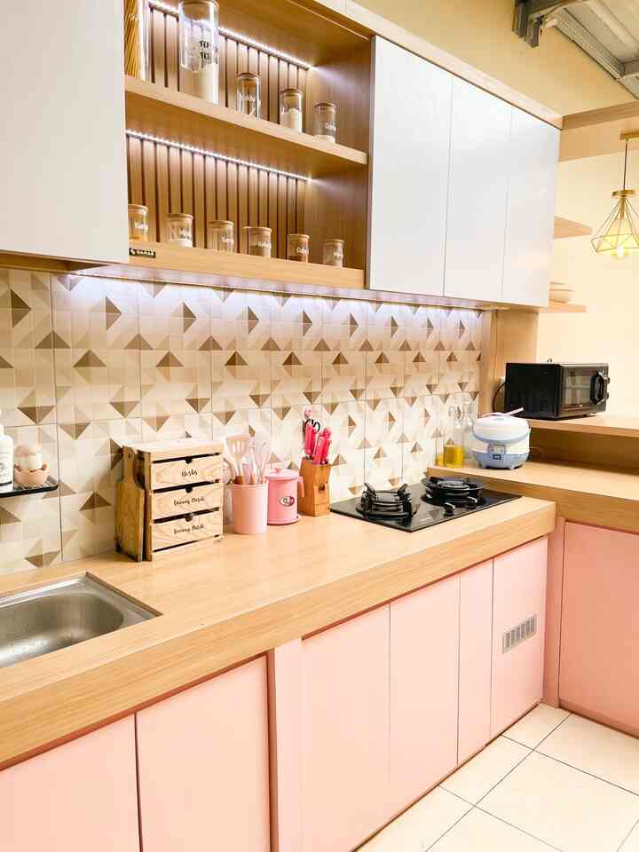 Rumah Sederhana Bernuansa Pink