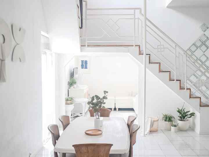 Rumah Pintu Biru Sepasang Desainer