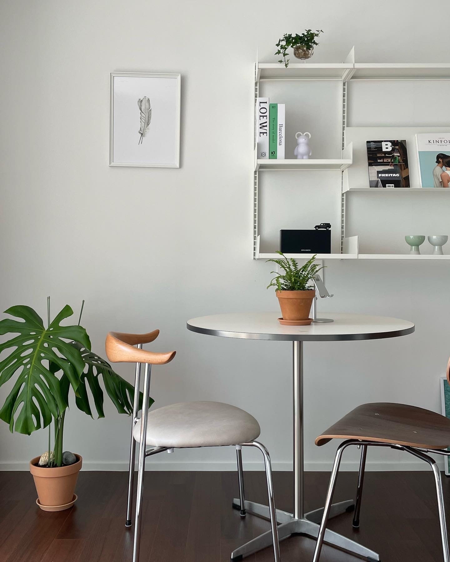 Mid Century Wooden Back Dining Chair user photo