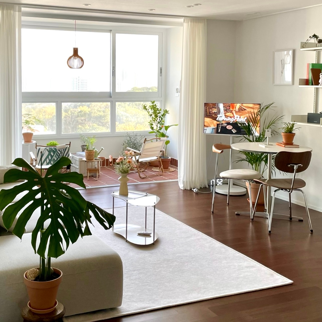 Mid Century Wooden Back Dining Chair user photo