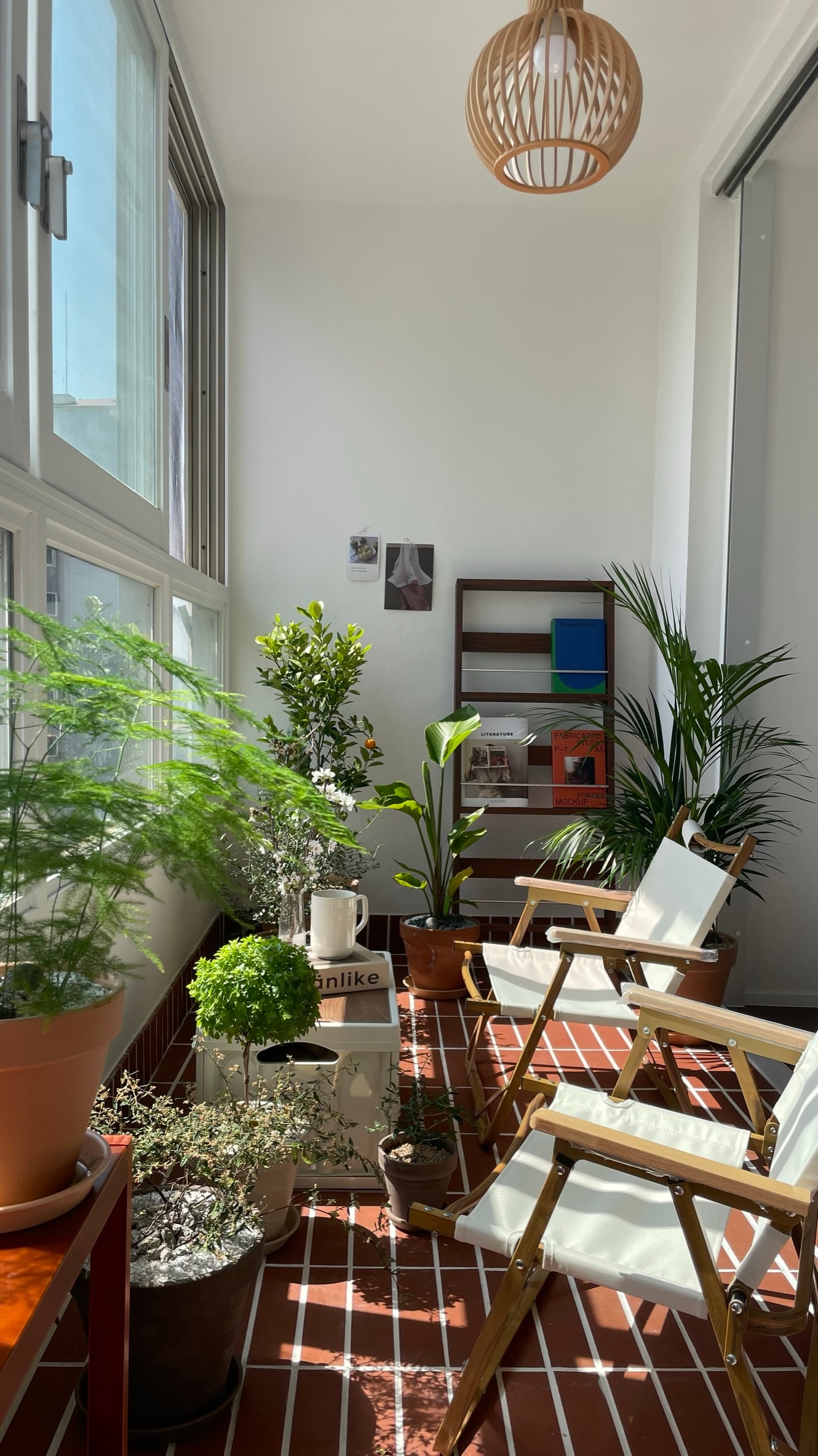 Bold Interior Magazine Rack user photo