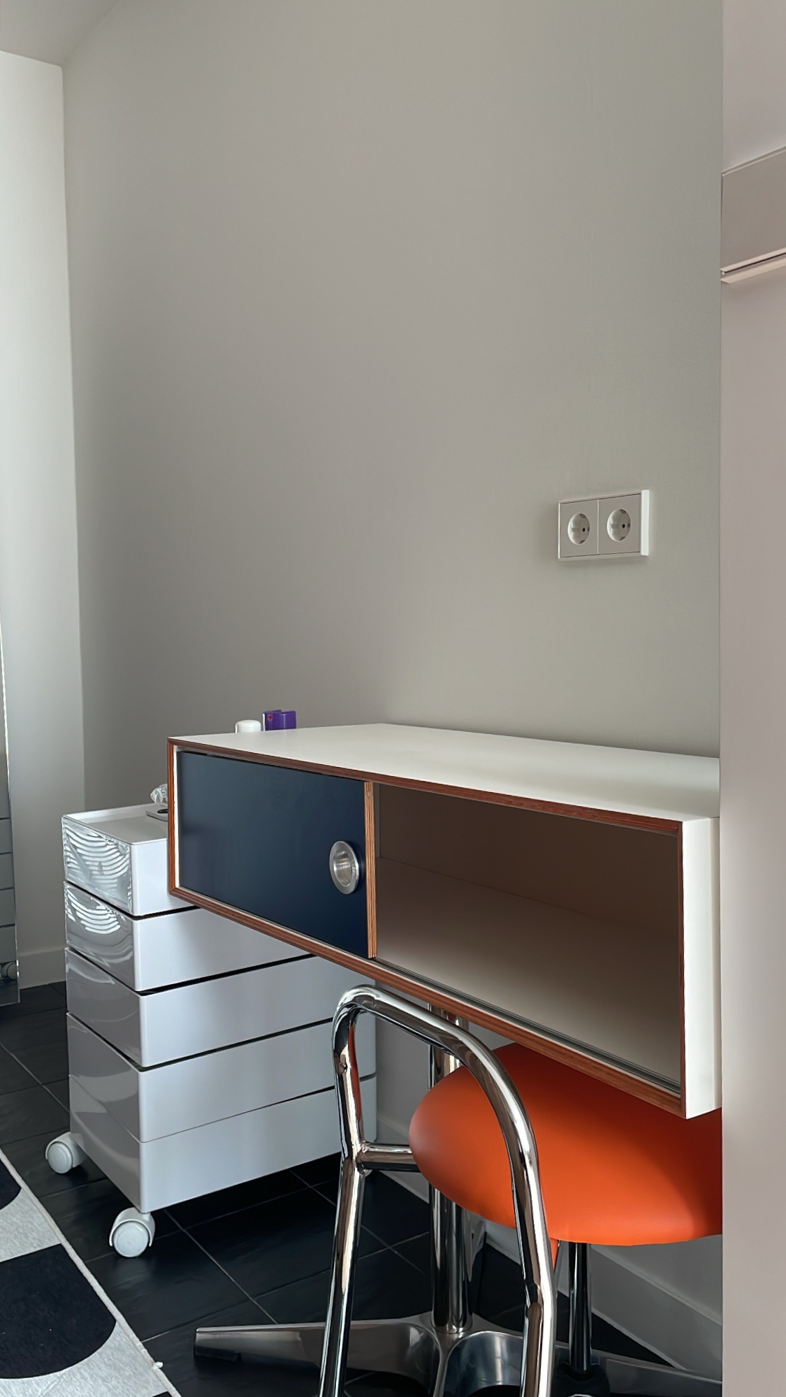 Chrome Loop Back Chair user photo