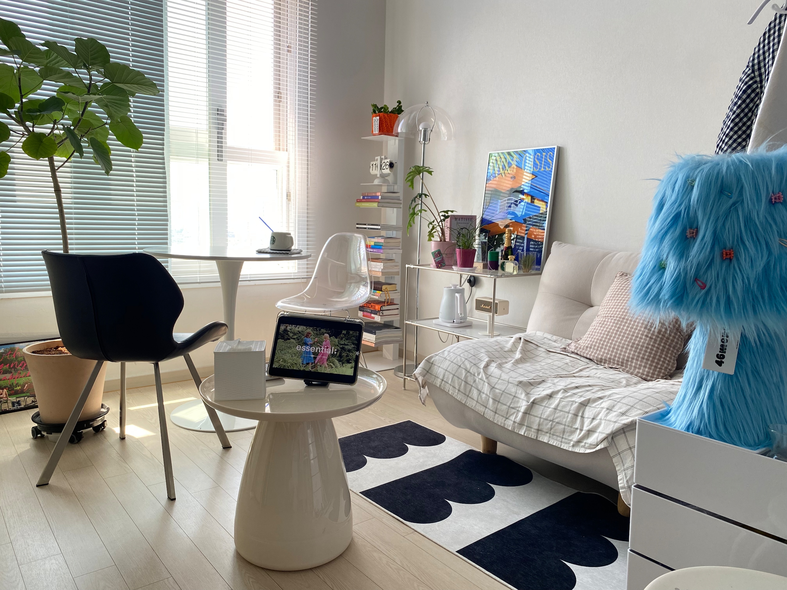 Eiffel Base Molded Chair user photo