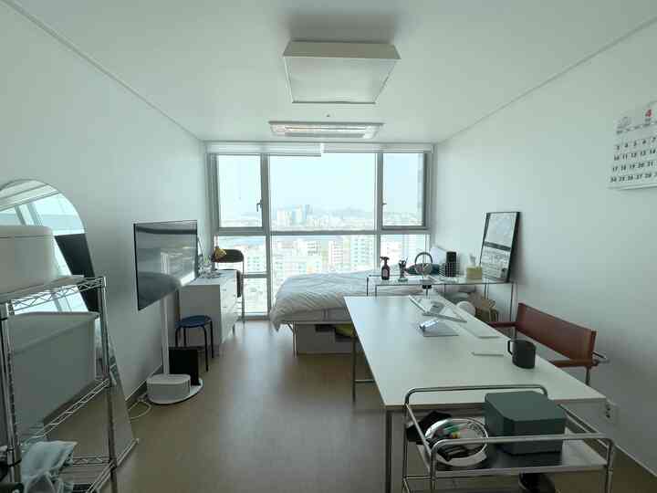 🇰🇷 頻繁な引っ越しでミニマリストになりました。ホームオフィス完備の1R