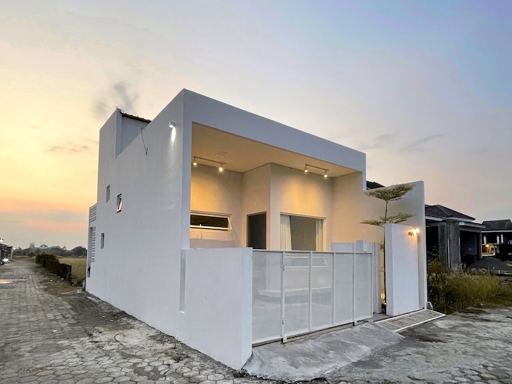 Rumah Minimalis Inspirasi Coffee Shop
