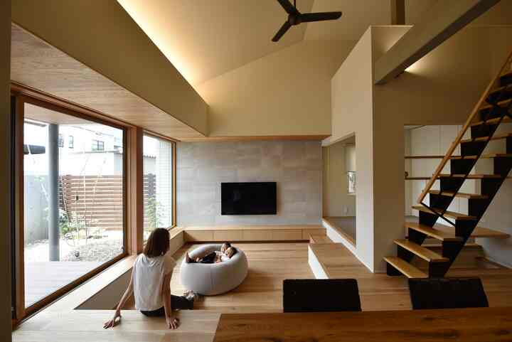 🇯🇵 ピットリビングが居場所をつくる 遊び心ある平屋