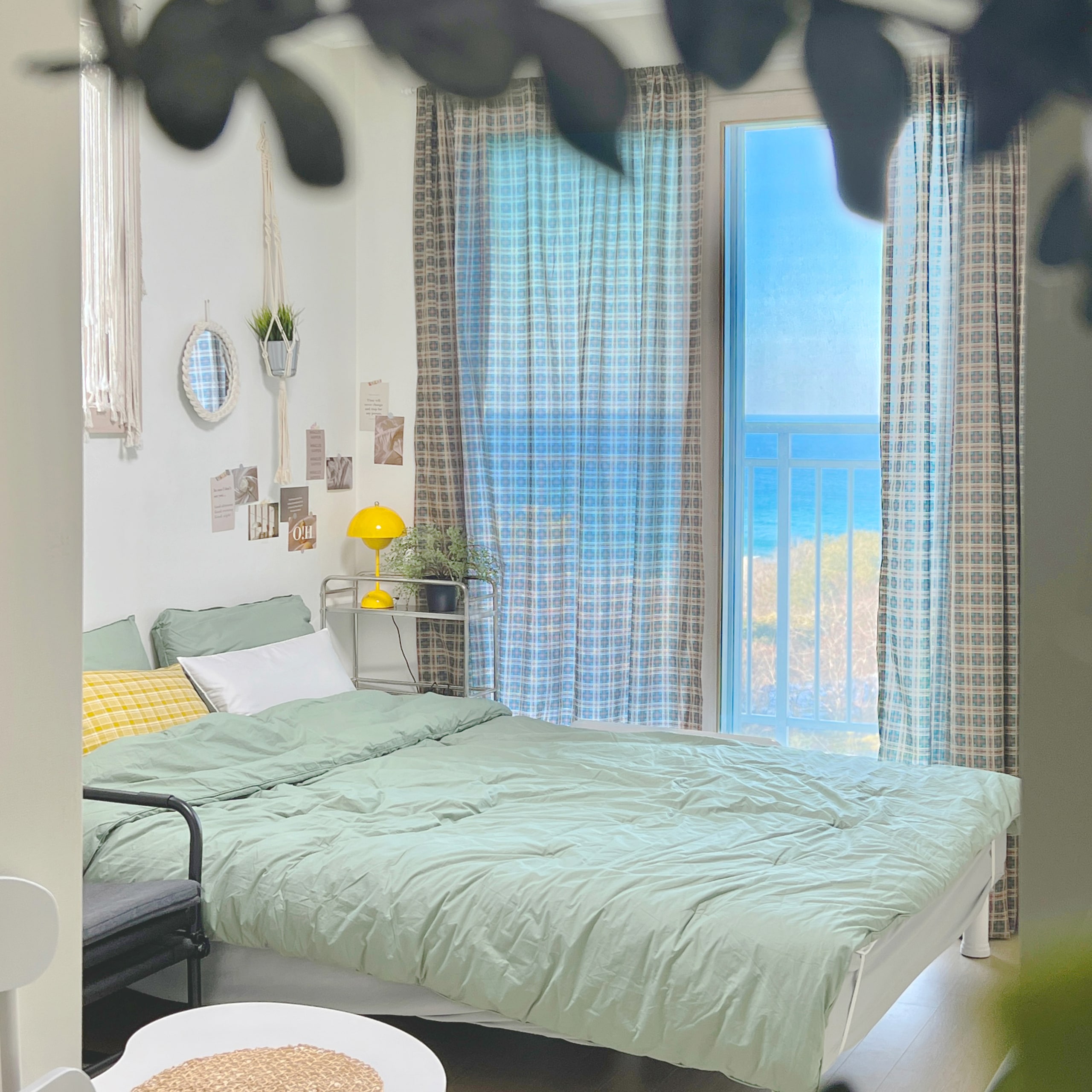 Monde Wave Folding Floor Table user photo