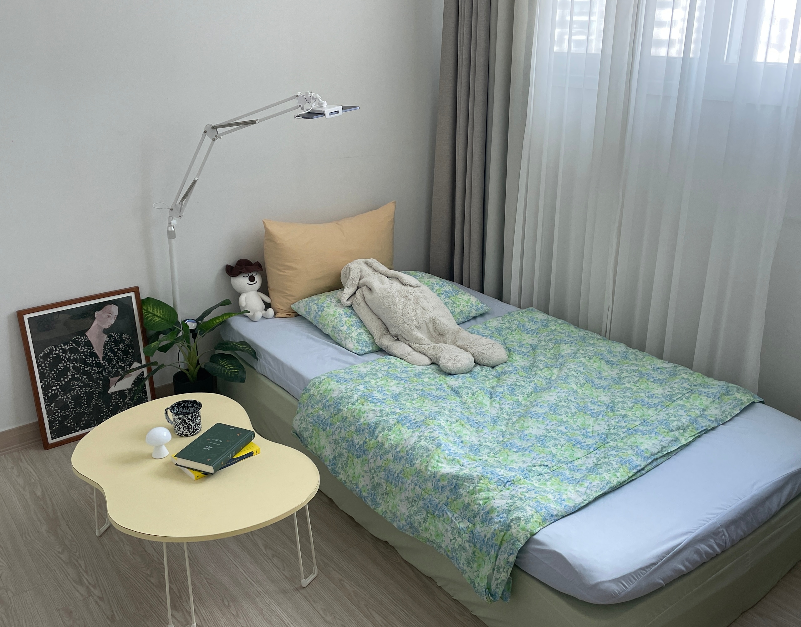 Supermat Apple Objet Folding Table user photo