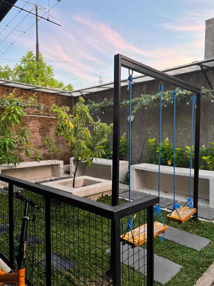 Memanfaatkan Sudut Rumah untuk Taman