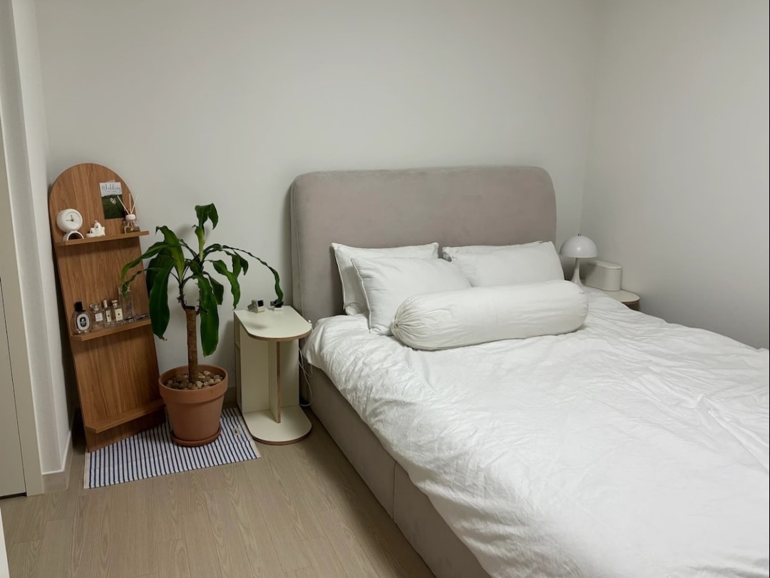 Round Shelf Side Table user photo