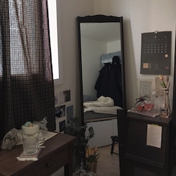 커튼을 새로 사면서 분위기가 확 달라져서 기쁘다! 초록입덕 부정중