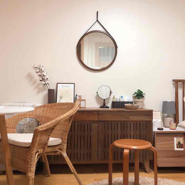 EKNAN 円形 スツール［2色］を使ったコーディネート 3