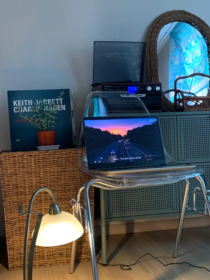 short form carousel card thumbnail