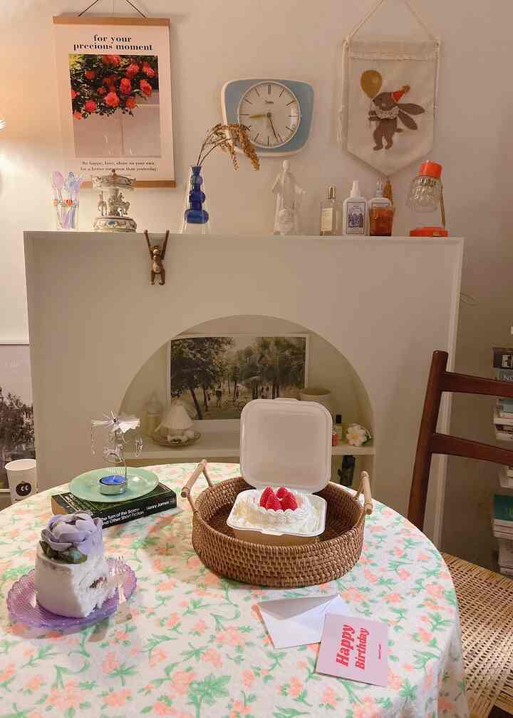 향기 가득한 방안 
진짜인듯 진짜 아닌 진짜같은 케익캔들  