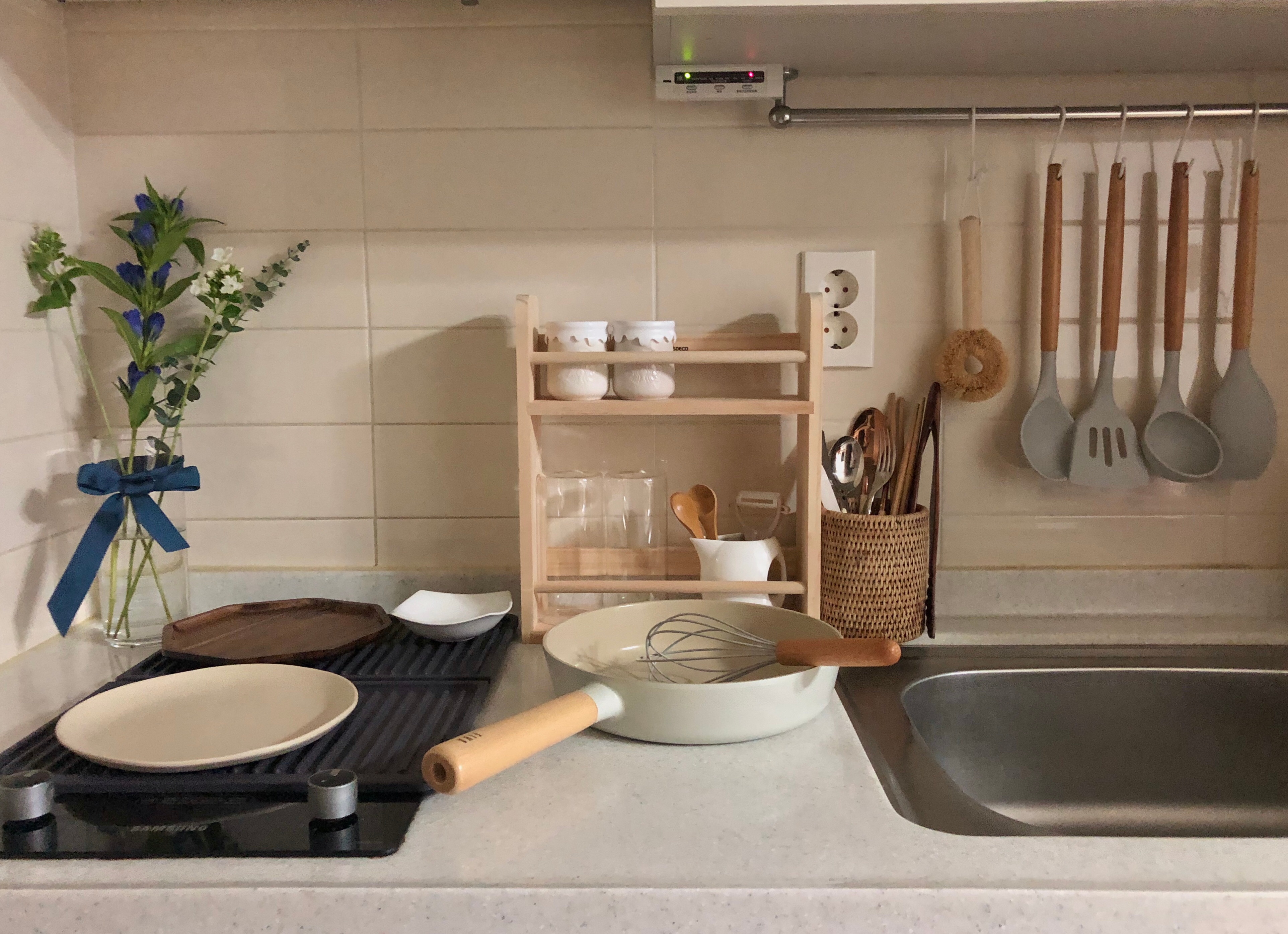 5-Piece Wood & Silicone Kitchen Utensil Set user photo