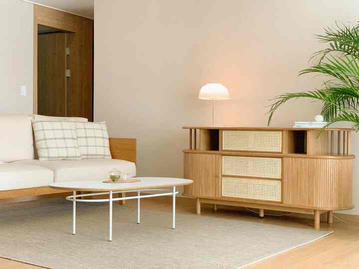 R テーブルライト スチール［2色］を使ったコーディネート 1