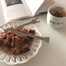 날이 추워졌다, 얼죽아인 나인데 뜨거운 커피를 자주 찾는다. 크로플과 빵또아의 조합은 눈이 번쩍!!🤩
/instagram @amuse.j
