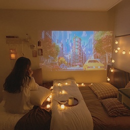 침실을 홈시네마로 꾸며봤어요✨
늘 자기 전 신랑이랑 빔으로 영화를 보는데
침실에 이렇게 해놓으니 크리스마스
분위기도 나는 것 같고 더 아늑해져요🧡
인스타그램 @ssu_loving