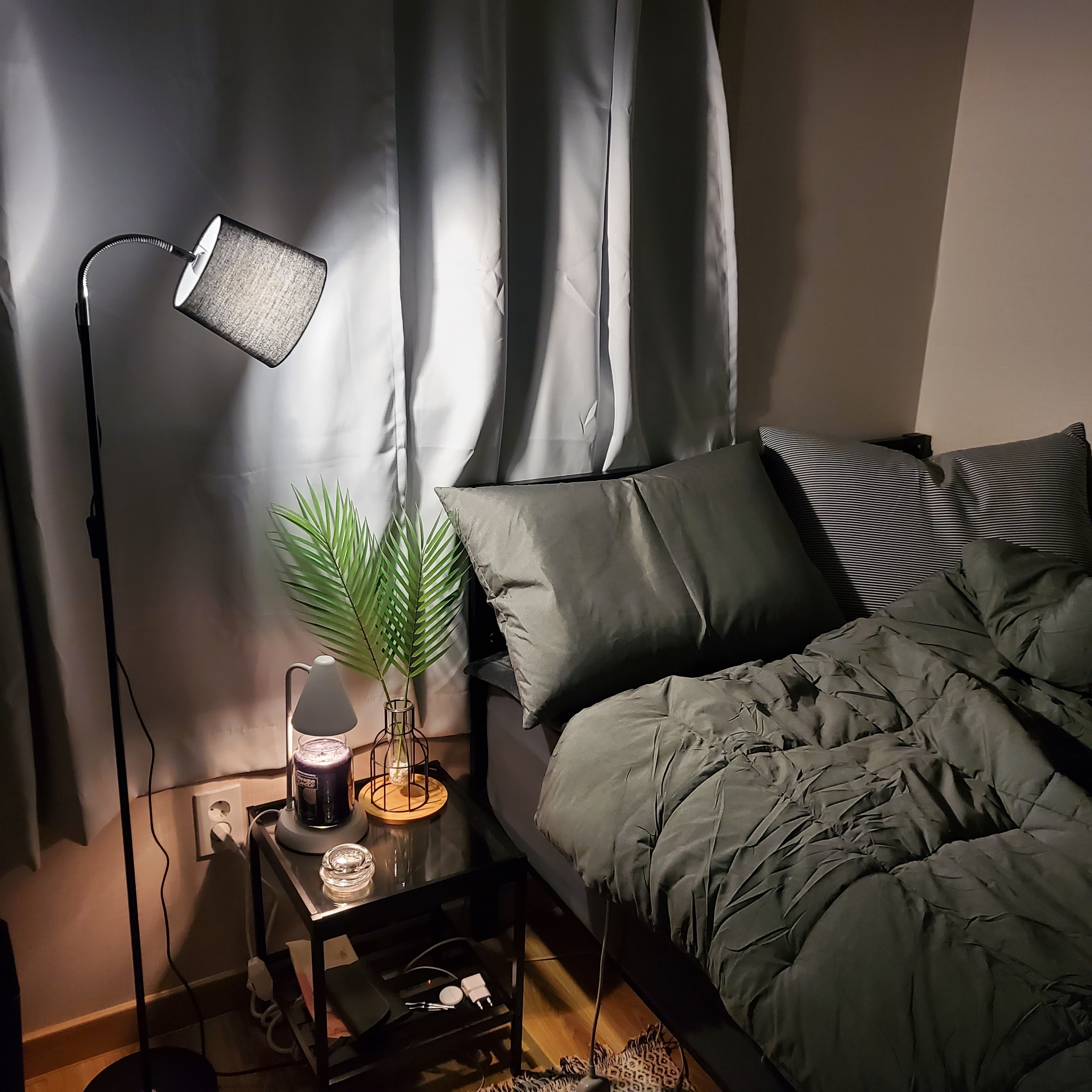 2-Tier Side Table with Tempered Glass Top user photo