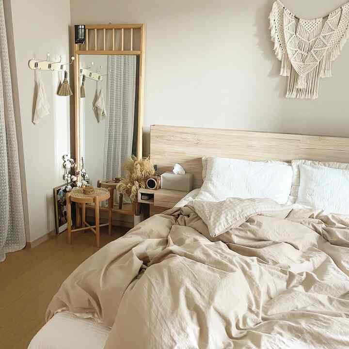 침실의 찾아온 가을을 다 느끼지도 못하고 겨울이 올것같아요~ 