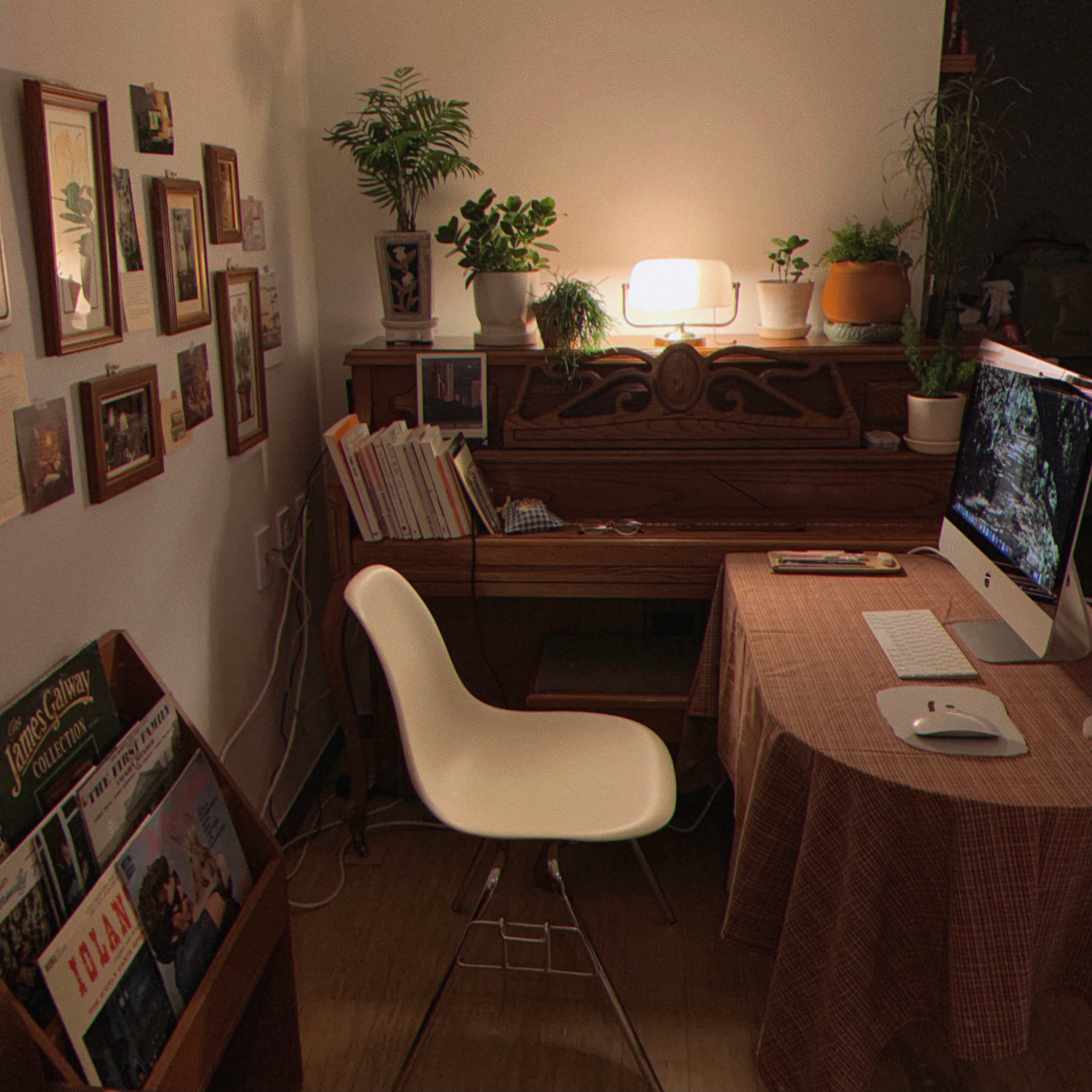 Half-Round White Laminate Dining Table user photo