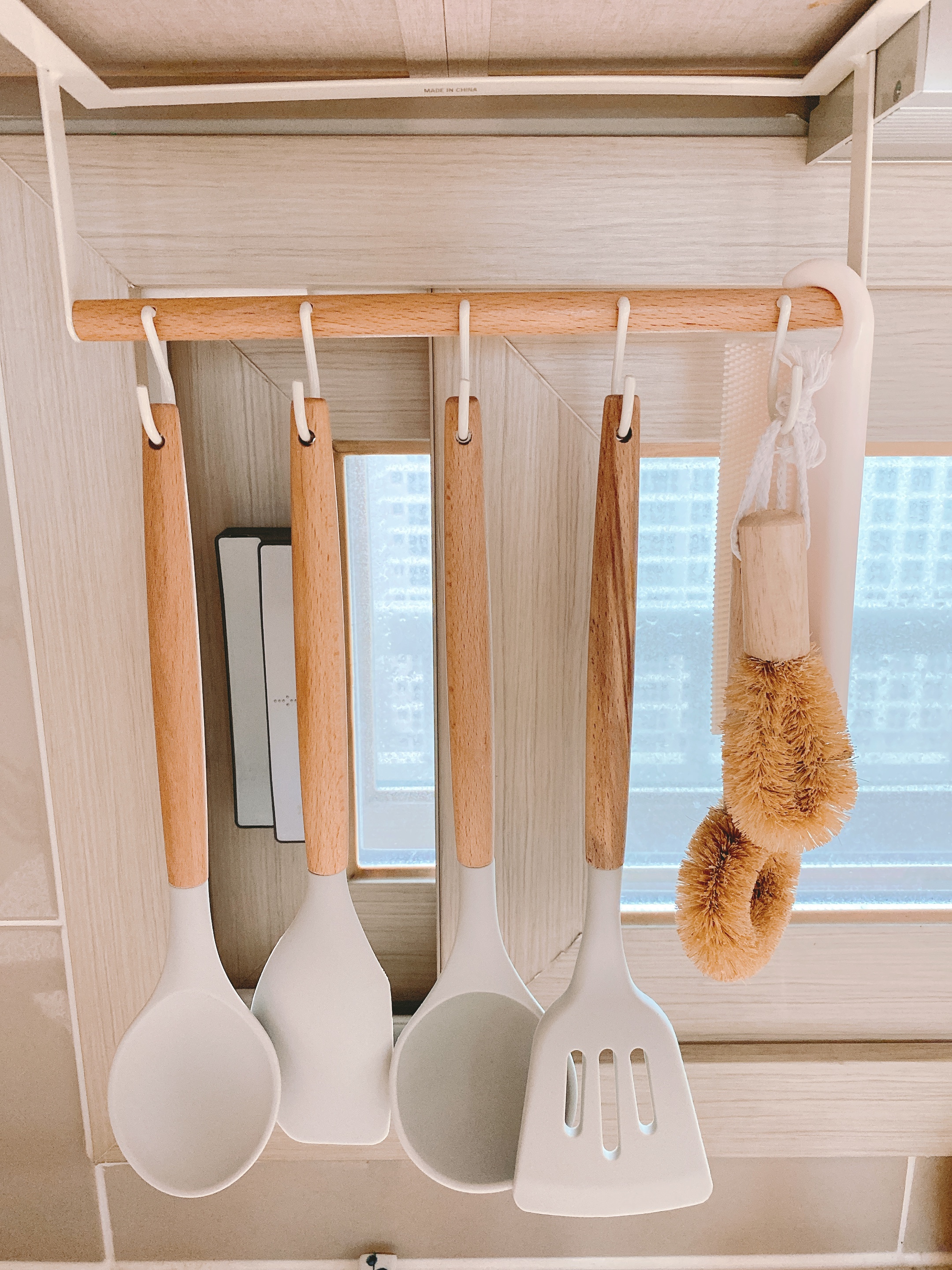 5-Piece Wood & Silicone Kitchen Utensil Set user photo