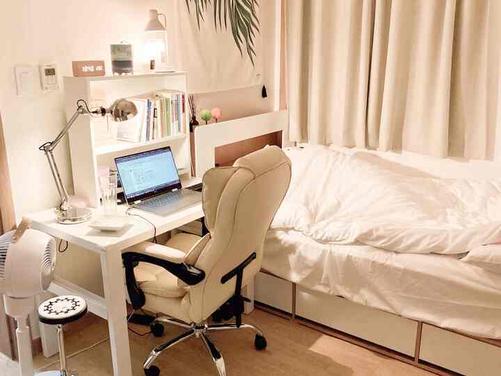 Tagged posts featuring Adjustable Chrome Task Lamp 2