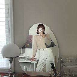#블라인드 #전신거울 #거울 #거실테이블 #서랍장 #수납장 #스탠드 #스툴 #무드등 #모듈 #암막커튼 #액자 #이케아 #러그 #러그 #컴퓨터책상 #테이블 #턴테이블 #책상 #홈카페 #홈파티