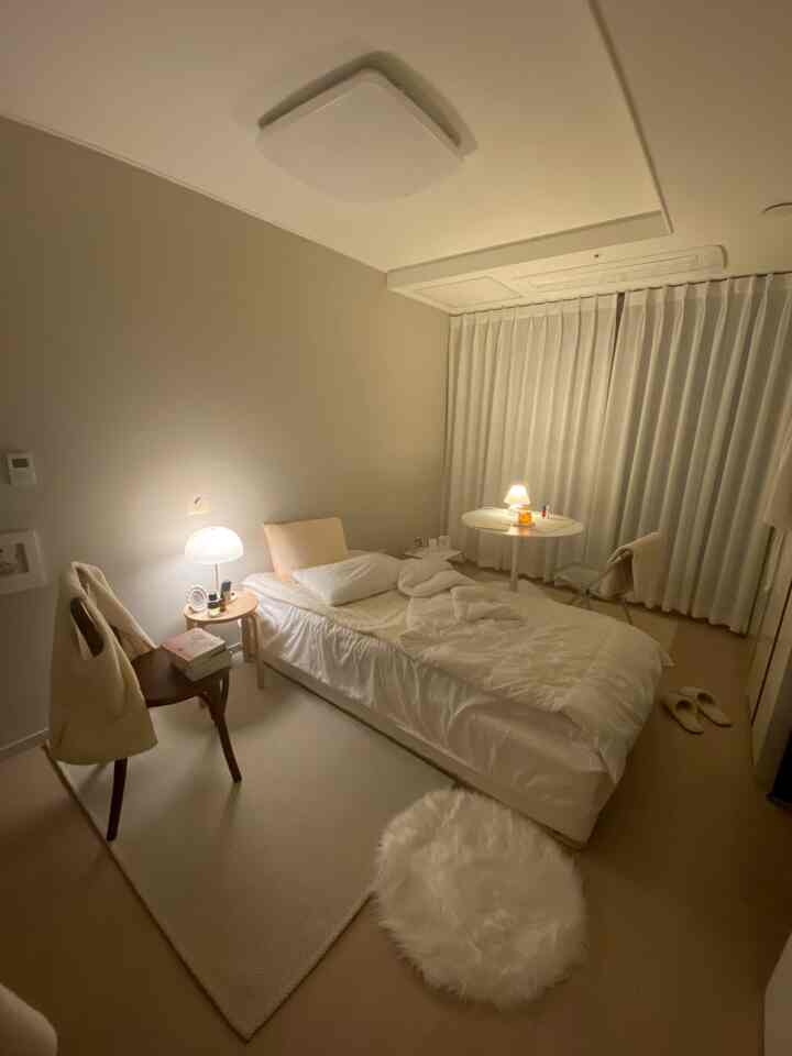 R テーブルライト スチール［2色］を使ったコーディネート 3