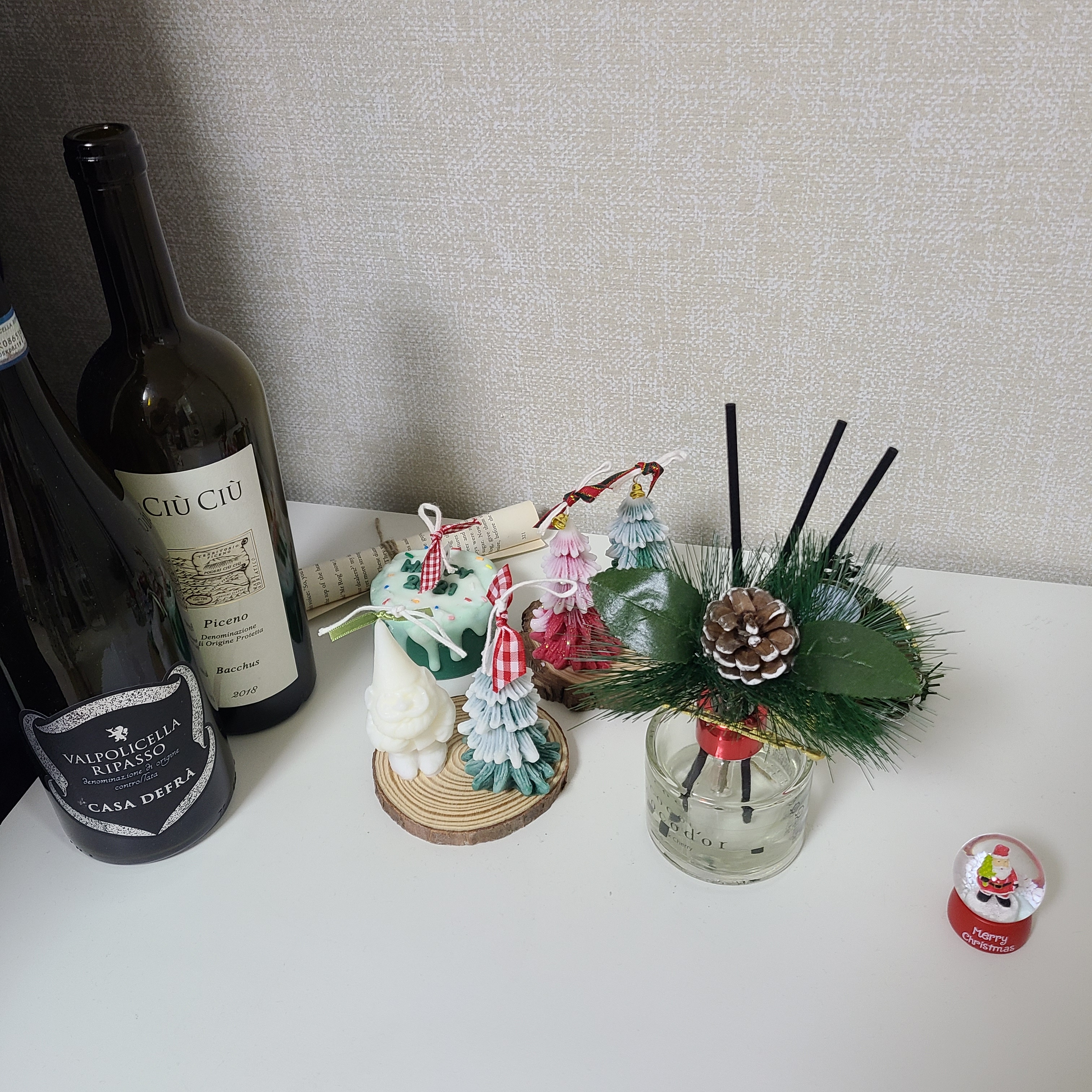Santa & Tree Candle Holiday Gift Set user photo
