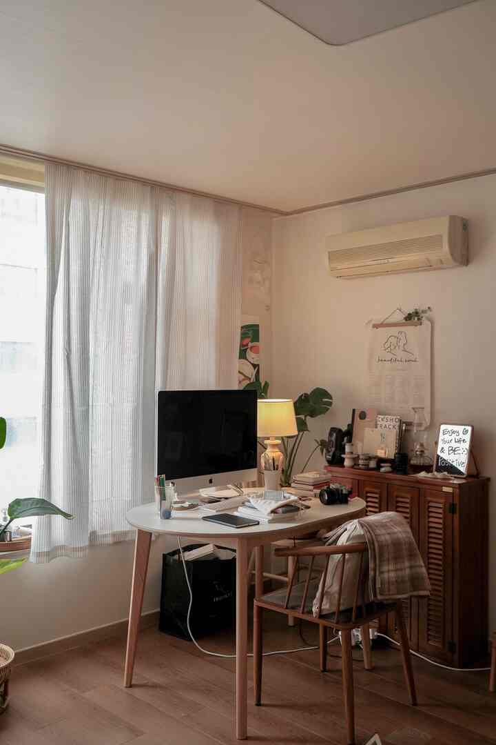 Living alone for 4 years. Looking back on the interior of my studio apartment, the changes are truly amazing🙊 
This first photo shows the present. One thing that hasn't changed is that the most central piece of furniture shows my tastes and interests at the time. :)