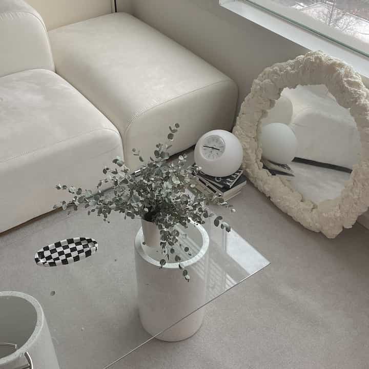 If the rug color was the color of our house's floor,,🤍
insta, namondbreeze