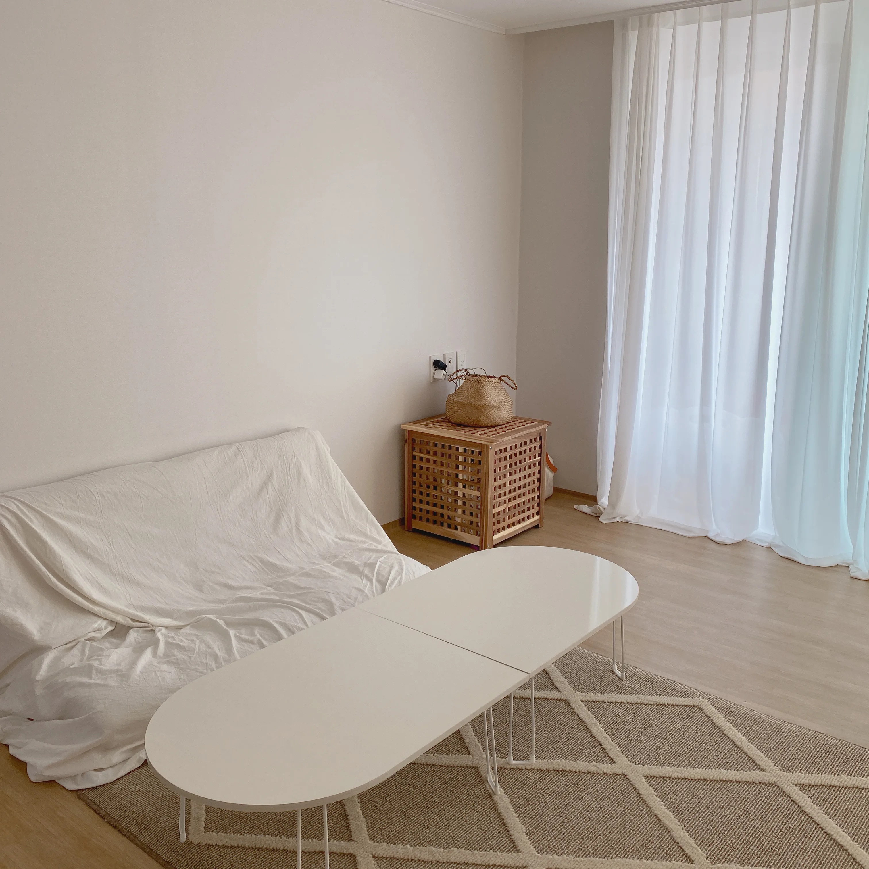 Soft Edge Folding Low Table user photo