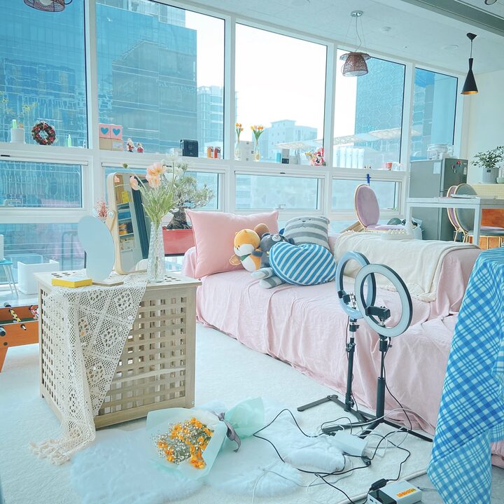 short form carousel card thumbnail