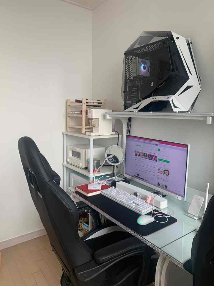 ホワイトセクシュアリティの失敗作品_コンピュータルーム

黒が入らないことができません🥲
一番下のカンはカップラーメン菓子食料倉庫🎁