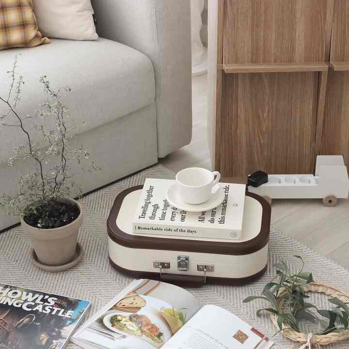 リビングルームで子供たちに登校して一人でコーヒーを飲みながらターンテーブルを聞くのに、この時間がとても好きで、とても楽しみたいです。