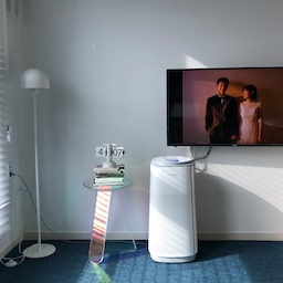 공기청정기 풀가동중인 거실이에요 😇
요즘 미세먼지랑 황사가 너무 심해서 창문 열어놓기가 두려워서 화이트톤에 어울리는 공기청정기 하나 들였어요 :)
Instagram @sooindid