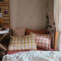 흐린 주말의 기록
일요일은 맑아서 침구세탁도하고 보송보송하게 침구교체해주기
.
instagram @dreaming_roomroom